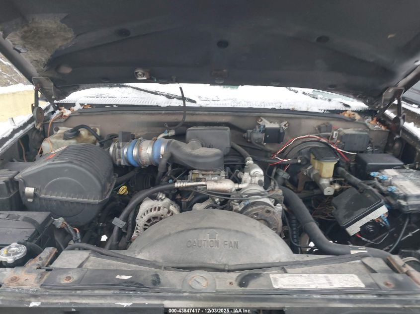 1997 Chevrolet Suburban 1500 VIN: 3GNFK16R5VG193532 Lot: 43847417