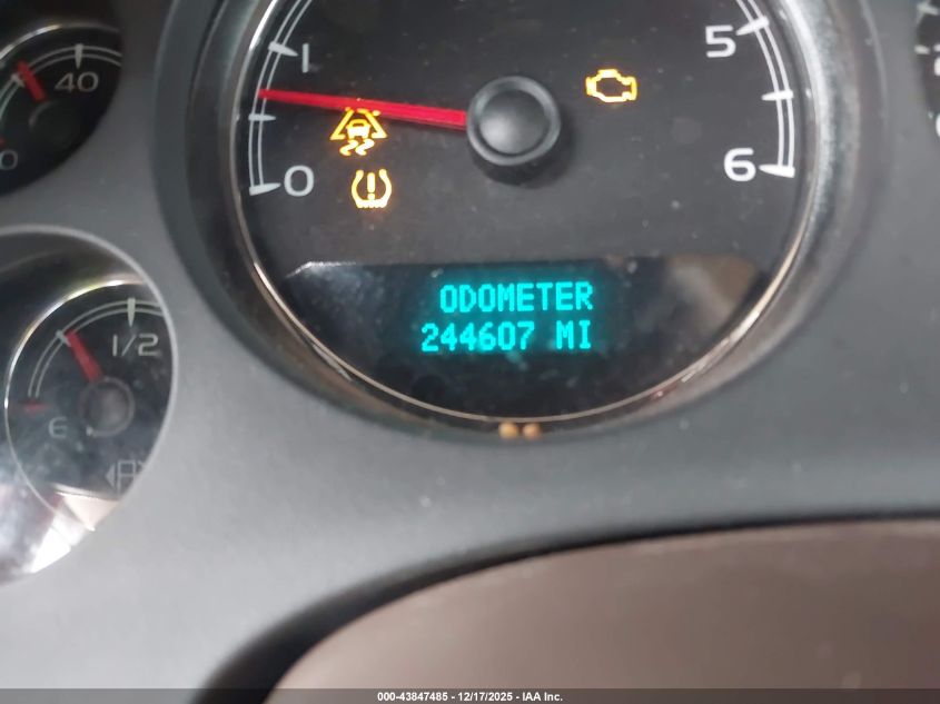 2007 GMC Yukon Slt VIN: 1GKFK13047R385563 Lot: 43847485