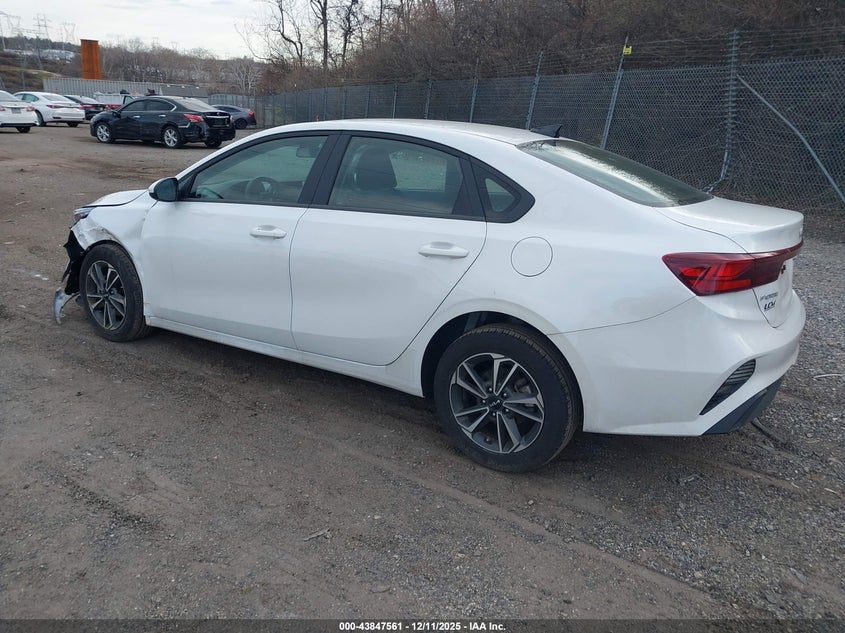 VIN 3KPF24AD6RE774464 2024 KIA FORTE LXS