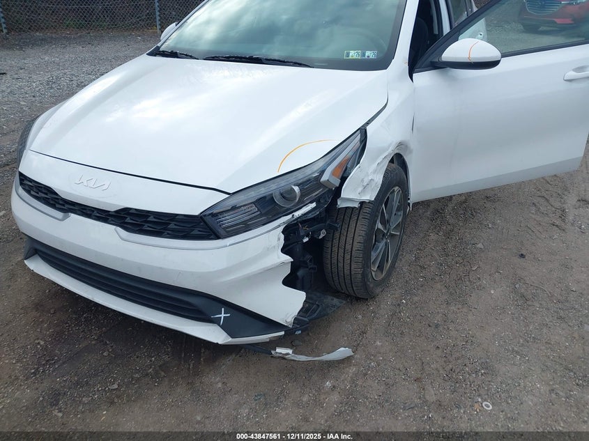 VIN 3KPF24AD6RE774464 2024 KIA FORTE LXS