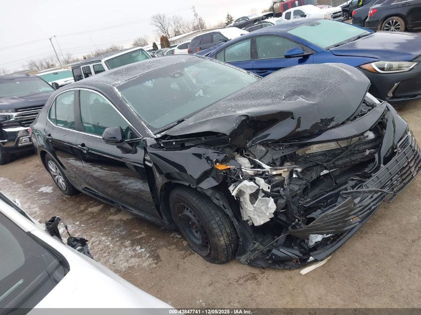 TOYOTA CAMRY HYBRID LE