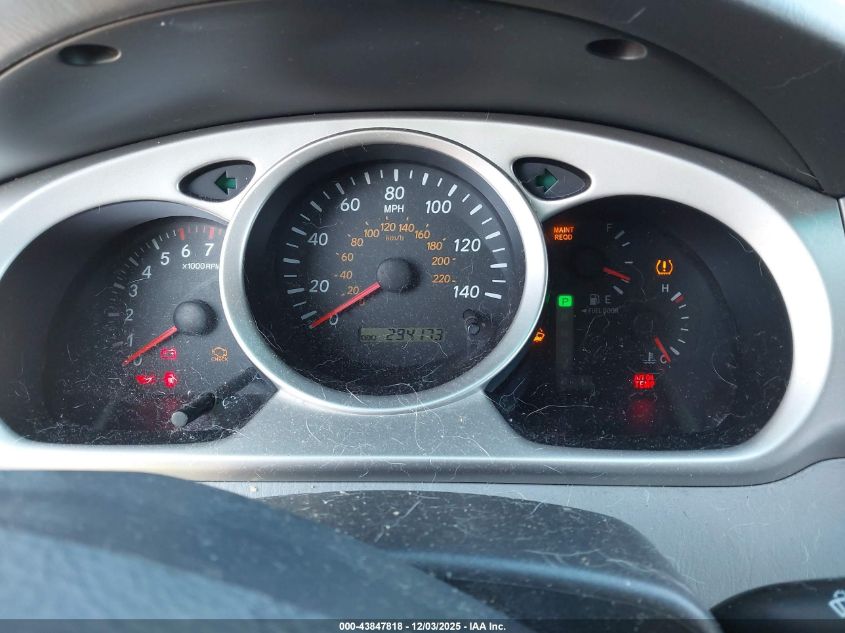 2005 Toyota Highlander V6 VIN: JTEEP21A550104961 Lot: 43847818