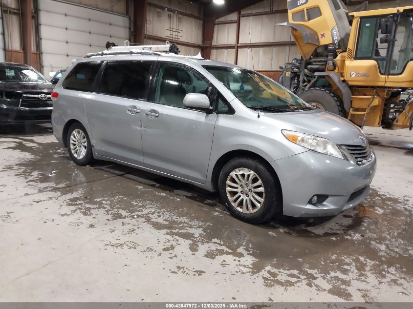 TOYOTA SIENNA XLE V6