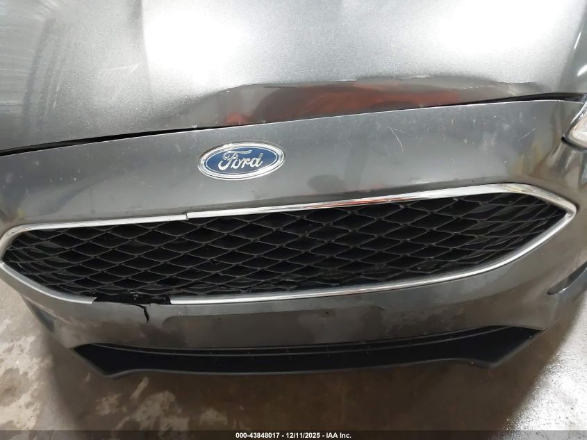 2018 Ford Focus Se VIN: 1FADP3F26JL231787 Lot: 43848017