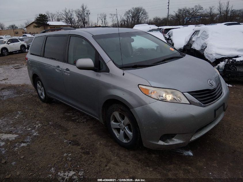TOYOTA SIENNA LE V6