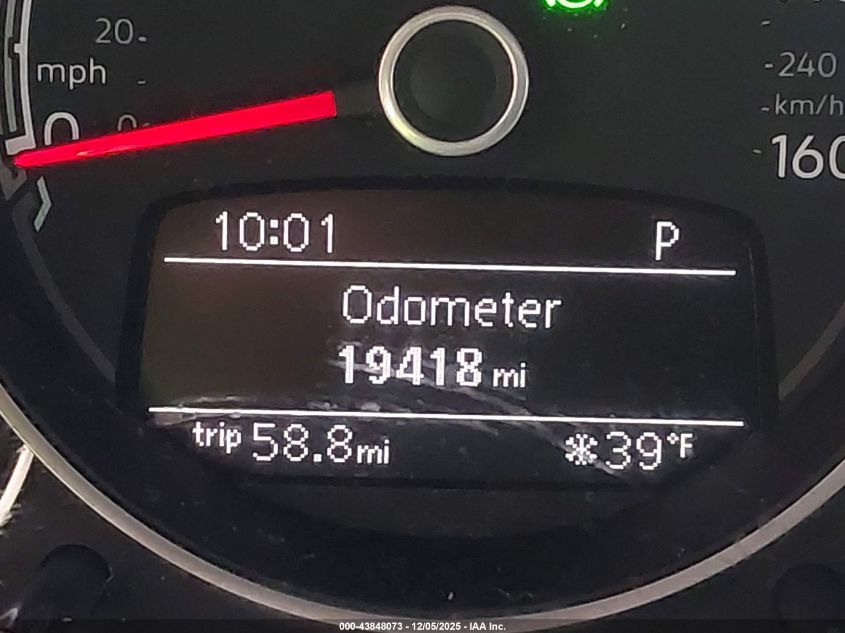 2018 Volkswagen Beetle 2.0T Coast/2.0T S VIN: 3VWFD7AT4JM705489 Lot: 43848073