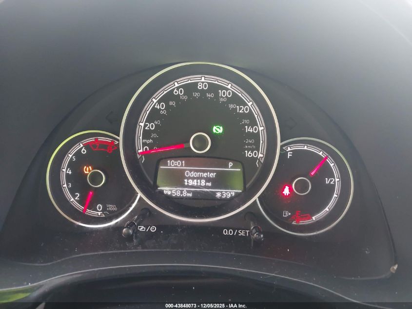 2018 Volkswagen Beetle 2.0T Coast/2.0T S VIN: 3VWFD7AT4JM705489 Lot: 43848073