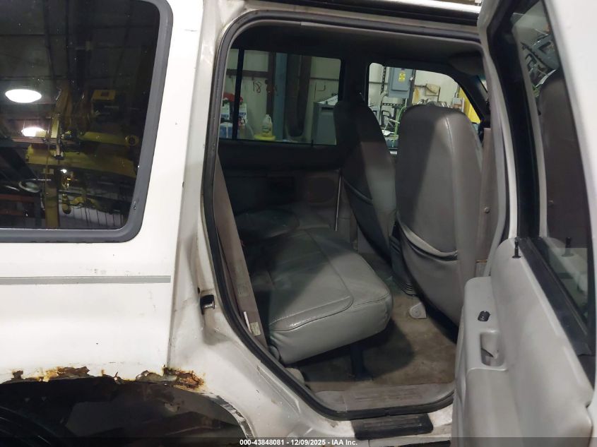 1998 Ford Explorer Eddie Bauer/Limited/Xl/Xlt VIN: 1FMZU34E1WUC11076 Lot: 43848081