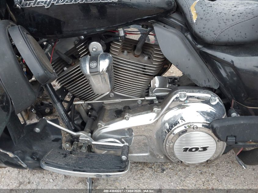 2012 Harley-Davidson Fltru Road Glide Ultra VIN: 1HD1KGM14CB688442 Lot: 43848227