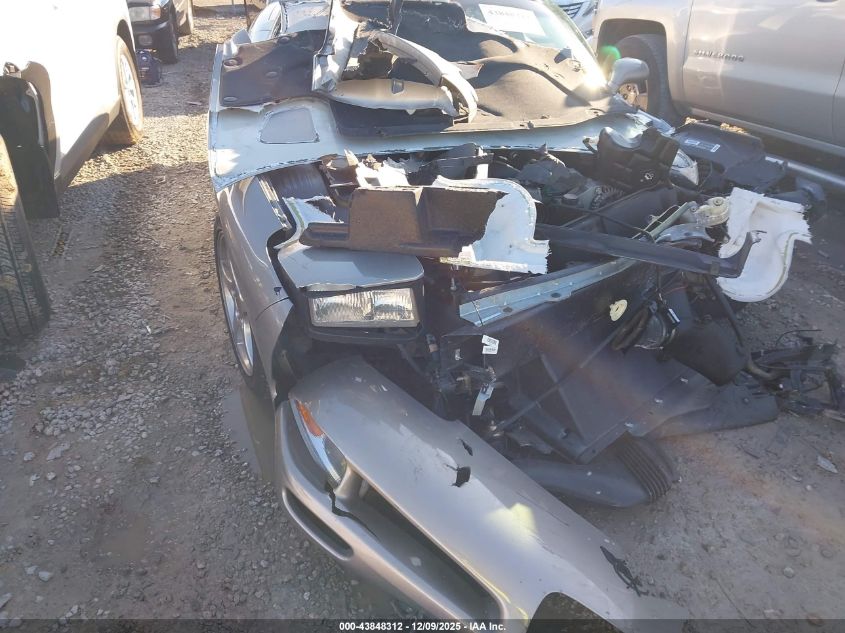 2002 Chevrolet Corvette VIN: 1G1YY22G425108850 Lot: 43848312