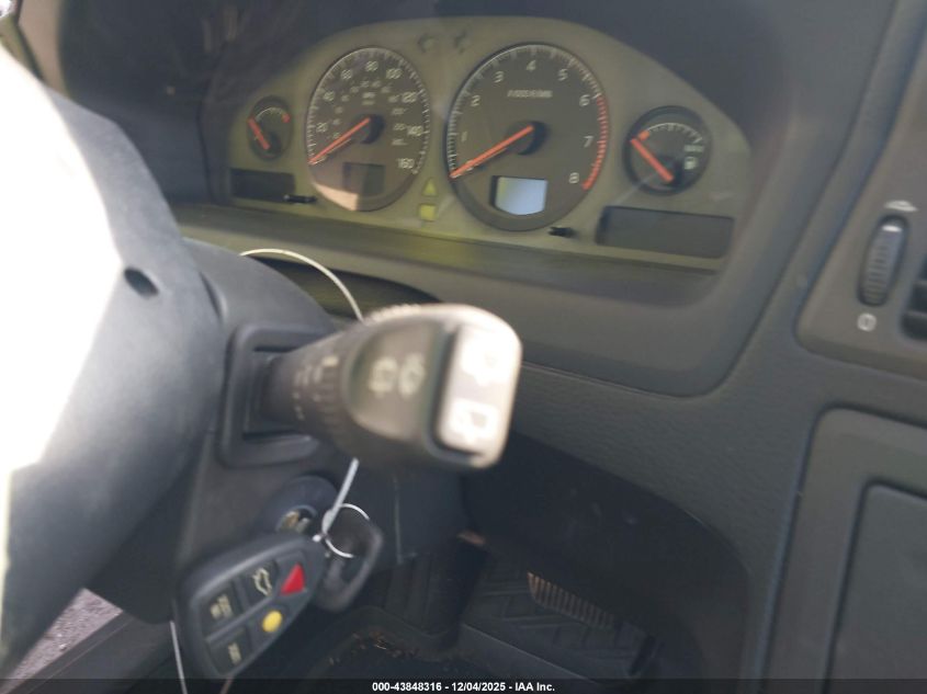 2001 Volvo V70 T5 VIN: YV1SW53DX11007935 Lot: 43848316