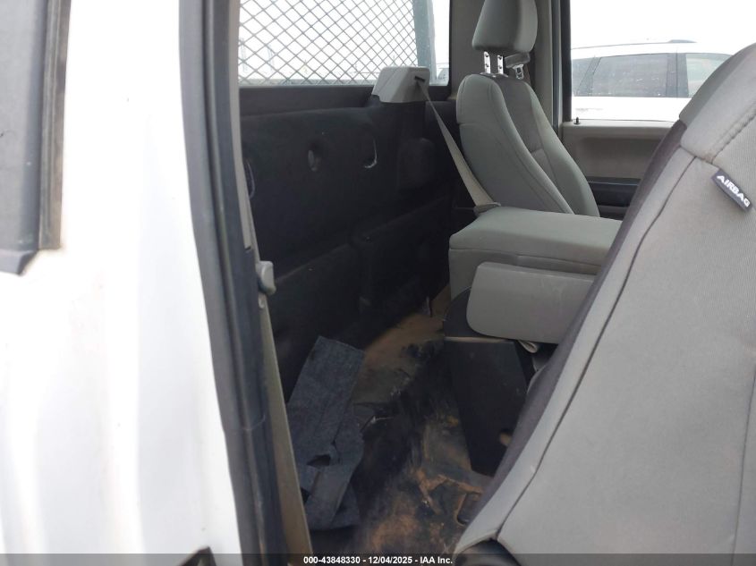 2017 Ford F-150 Xl VIN: 1FTMF1C87HKC30786 Lot: 43848330