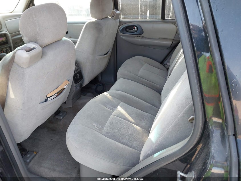 1GNDS13S252119766 2005 CHEVROLET TRAILBLAZER photo no. 8