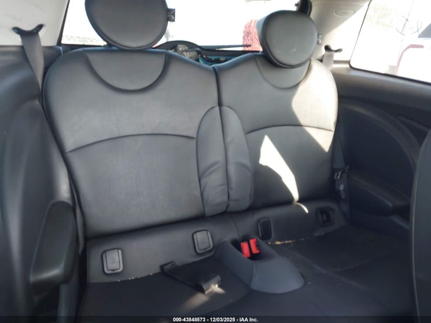 2009 Mini Cooper VIN: WMWMF33559TW79457 Lot: 43848573