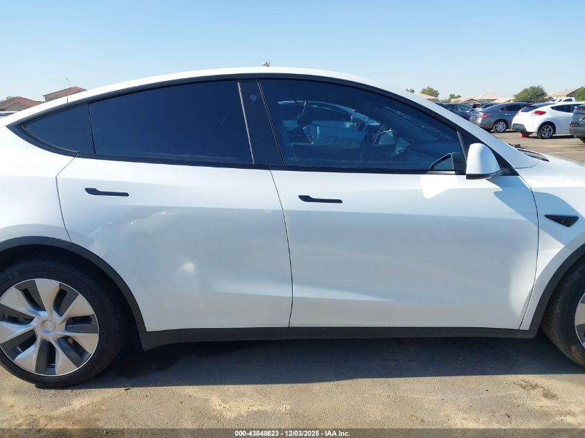 2022 Tesla Model Y Long Range Dual Motor All-Wheel Drive VIN: 7SAYGDEE6NF313818 Lot: 43848623