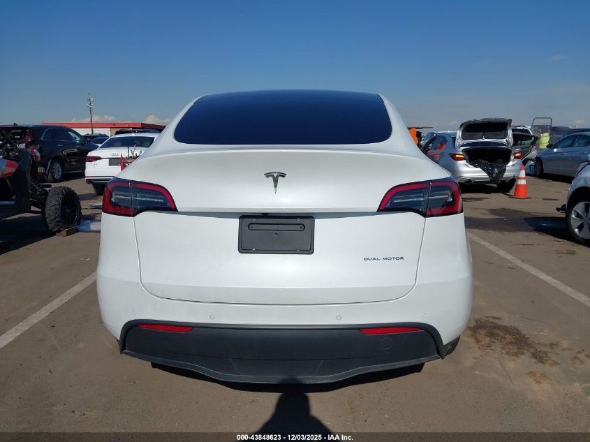 2022 Tesla Model Y Long Range Dual Motor All-Wheel Drive VIN: 7SAYGDEE6NF313818 Lot: 43848623