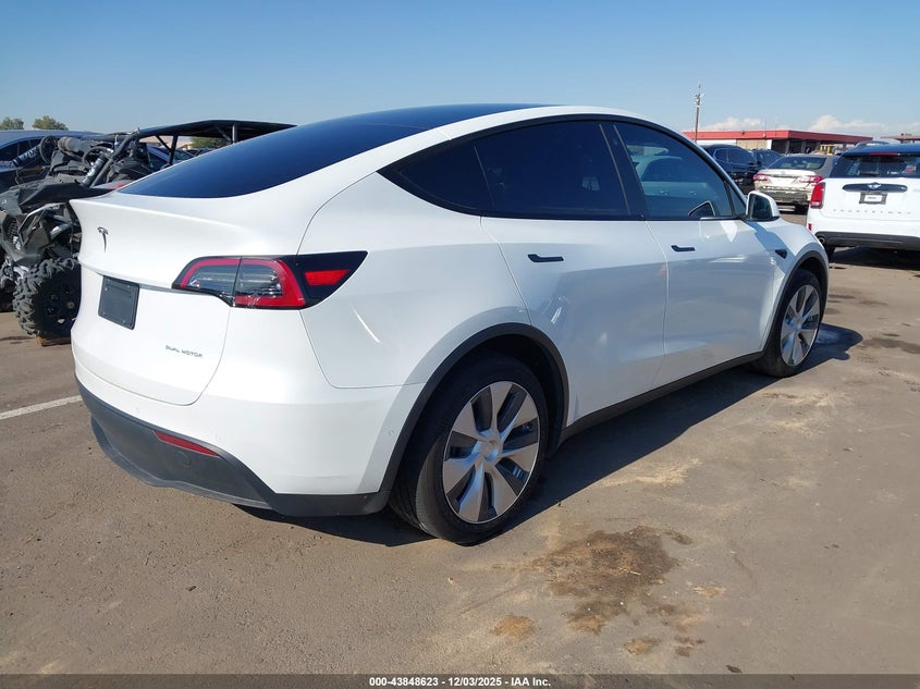 2022 Tesla Model Y Long Range Dual Motor All-Wheel Drive