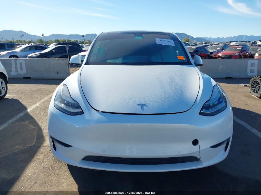 2022 Tesla Model Y Long Range Dual Motor All-Wheel Drive VIN: 7SAYGDEE6NF313818 Lot: 43848623