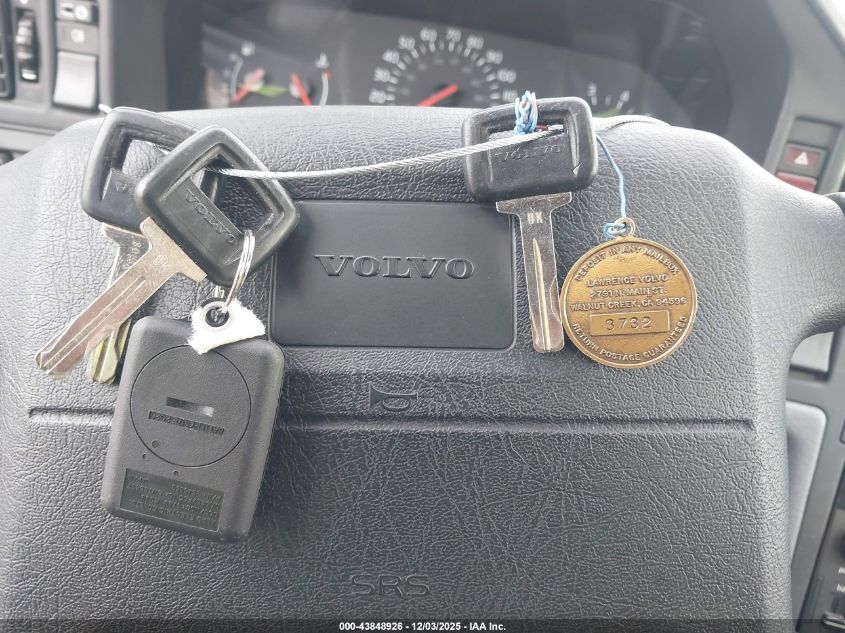 1994 Volvo 850 VIN: YV1LS5523R1171860 Lot: 43848926