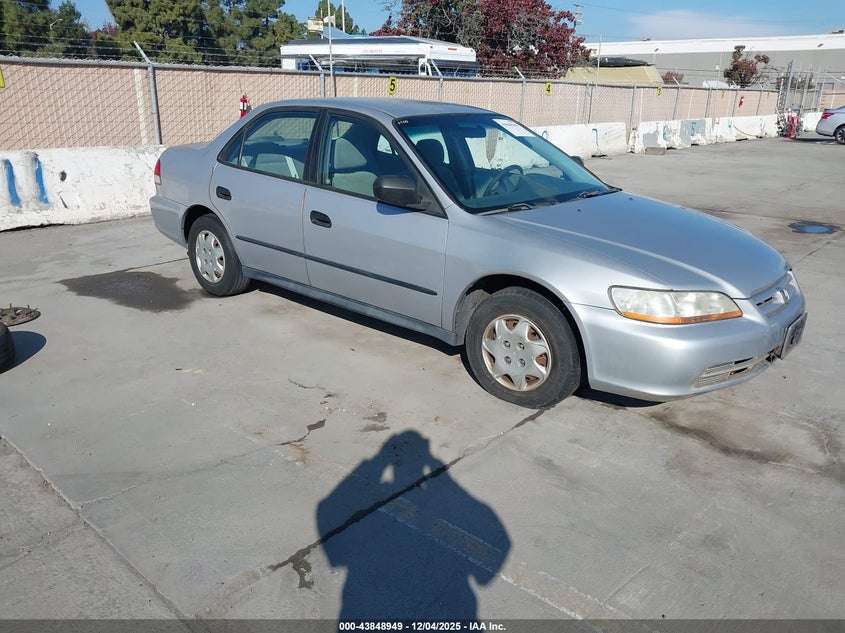 1HGCF85461A121716 2001 Honda Accord 2.3 Dx auction photo 1