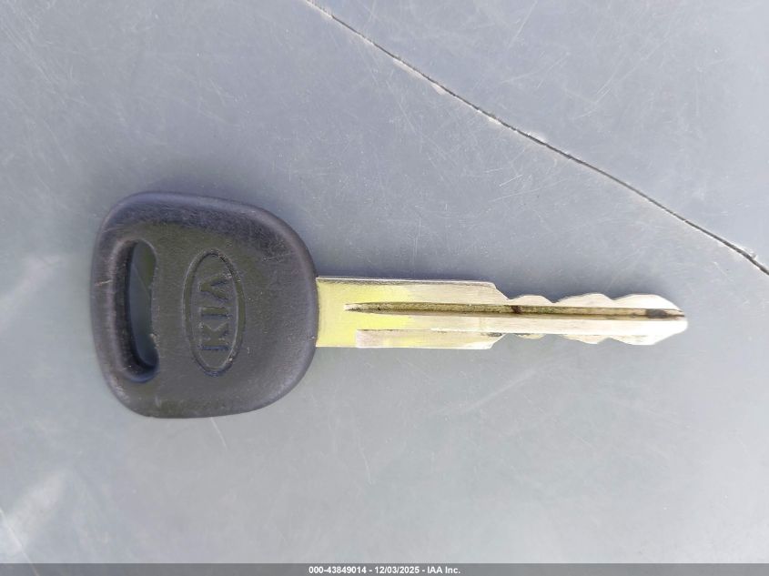 2000 Kia Sephia Ls/Ls W/Power Pkg VIN: KNAFB1212Y5875236 Lot: 43849014