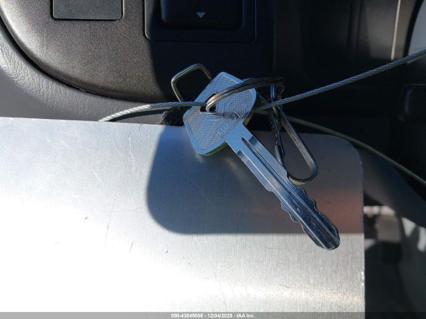 1998 Toyota Sienna Le VIN: 4T3ZF13C2WU083212 Lot: 43849058