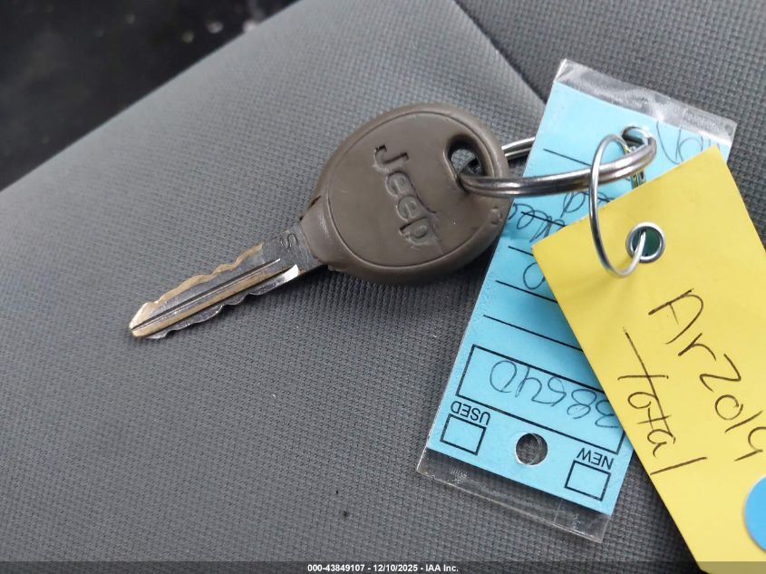 2007 Jeep Compass Sport VIN: 1J8FF47W67D170773 Lot: 43849107