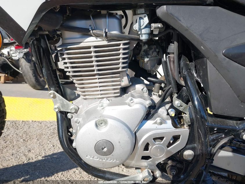 2024 Honda Xr150L E VIN: 3H1KD1313RD101708 Lot: 43849356