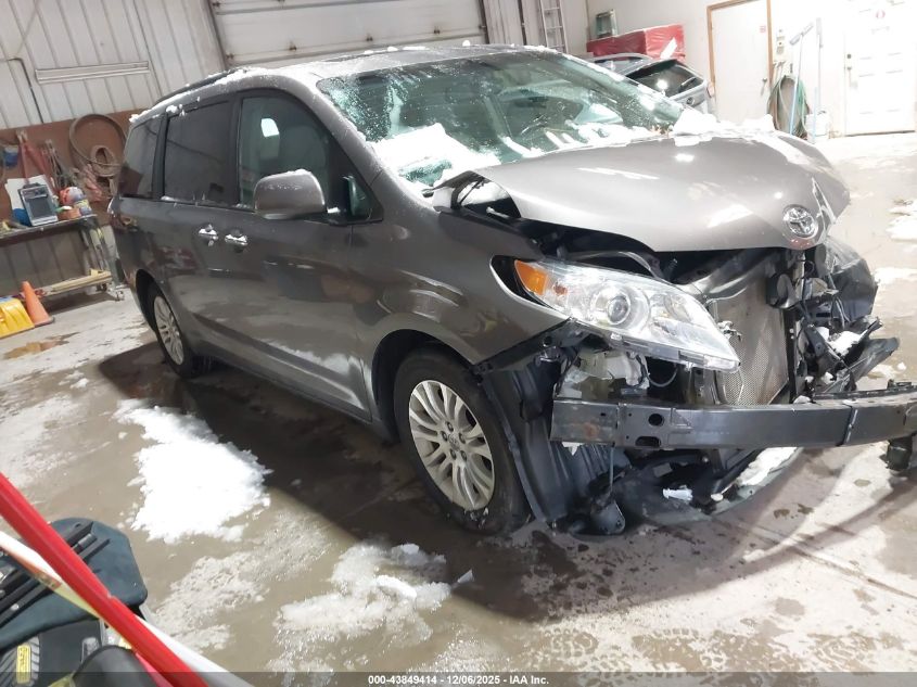 TOYOTA SIENNA XLE 8 PASSENGER