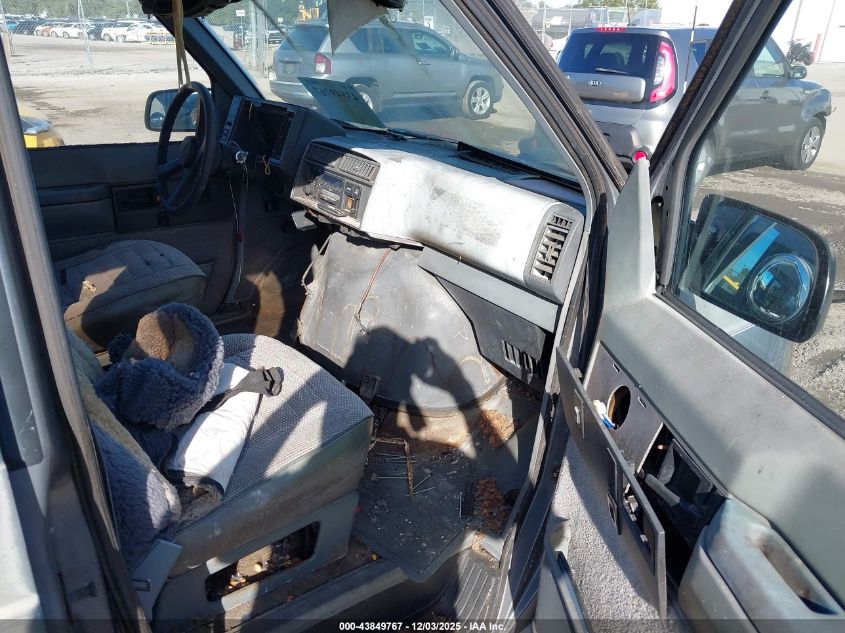 1GKDM15Z3KB528890 1989 GMC SAFARI photo no. 5