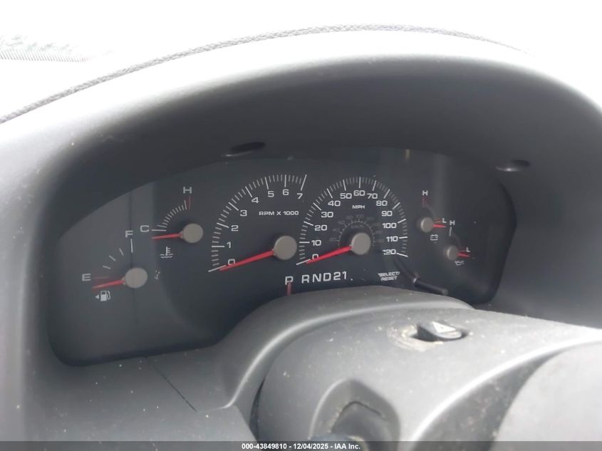 2004 Ford Expedition Xlt VIN: 1FMRU15W14LA33362 Lot: 43849810