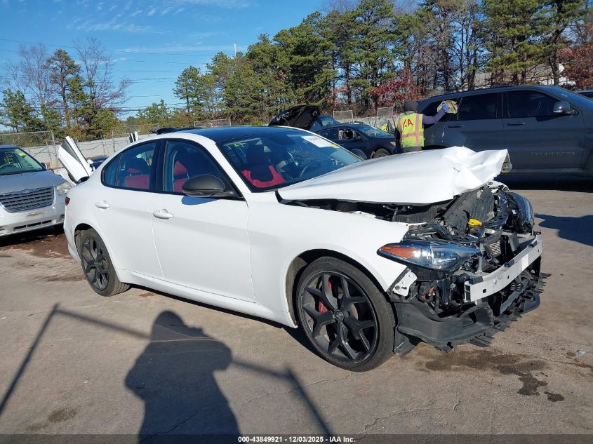 ALFA ROMEO GIULIA TI SPORT AWD