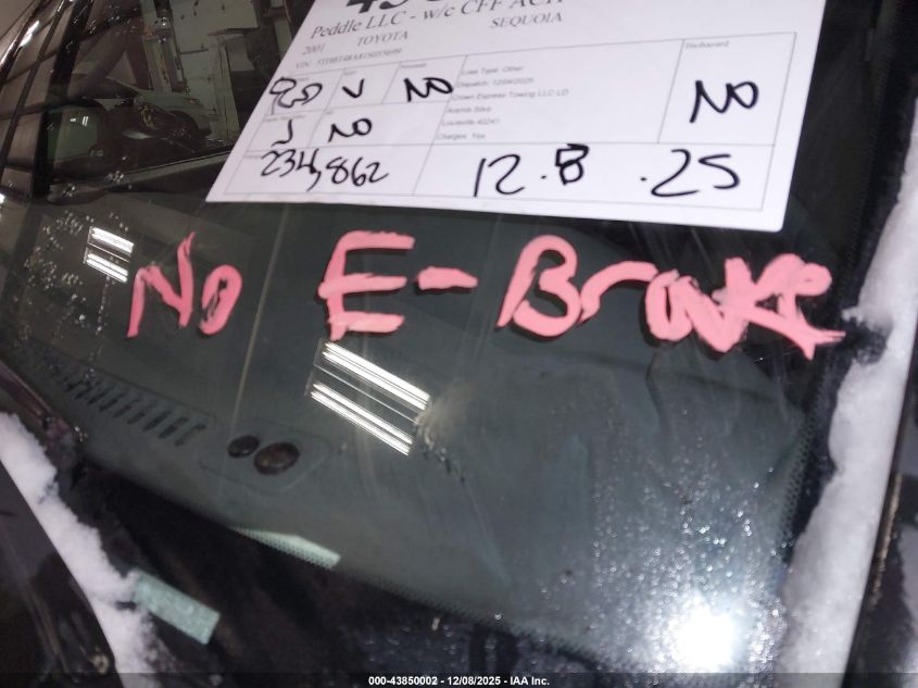 2001 Toyota Sequoia Limited V8 VIN: 5TDBT48A81S055699 Lot: 43850002