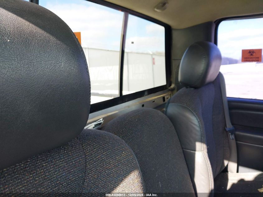 2000 Chevrolet Silverado 1500 VIN: 1GCEC14V6YZ254683 Lot: 43850013