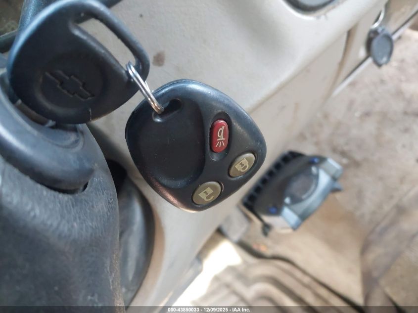 2004 Chevrolet Silverado 3500 Ls VIN: 1GCJC39244E368899 Lot: 43850033