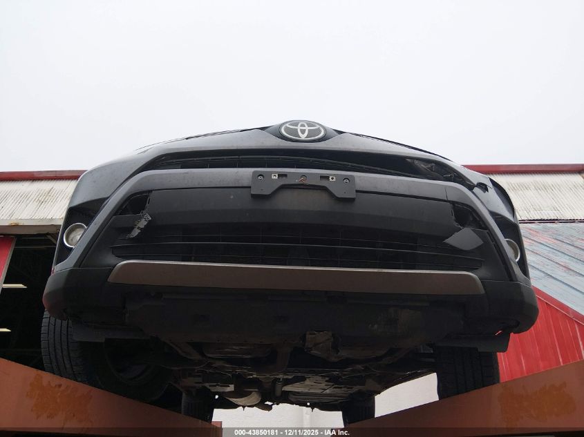 2018 Toyota Rav4 Xle VIN: 2T3RFREV8JW808026 Lot: 43850181