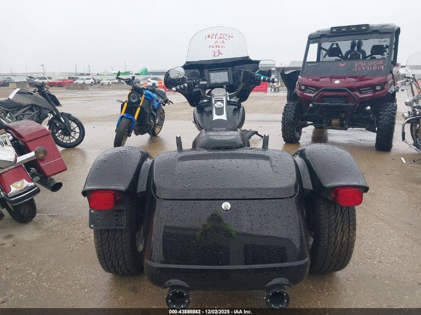 2015 Harley-Davidson Flrt Free Wheeler VIN: 1HD1MCM14FB859391 Lot: 43850242