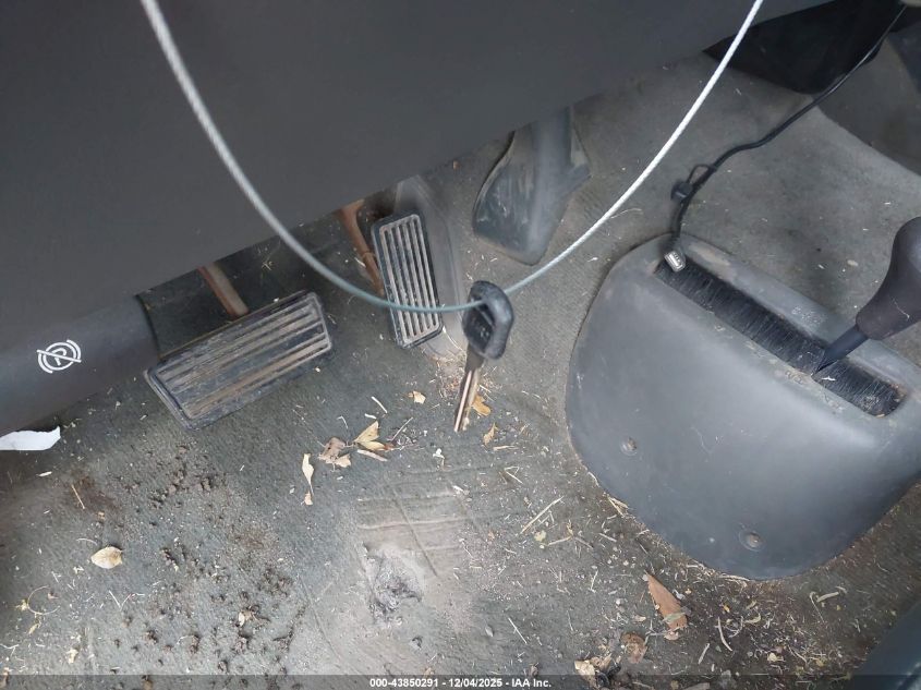 2003 Chevrolet Silverado 1500 Ls VIN: 1GCEK19T83E252489 Lot: 43850291