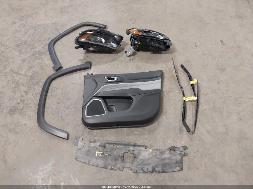 2022 Jeep Compass Latitude 4X4 VIN: 3C4NJDBB8NT219856 Lot: 43850310