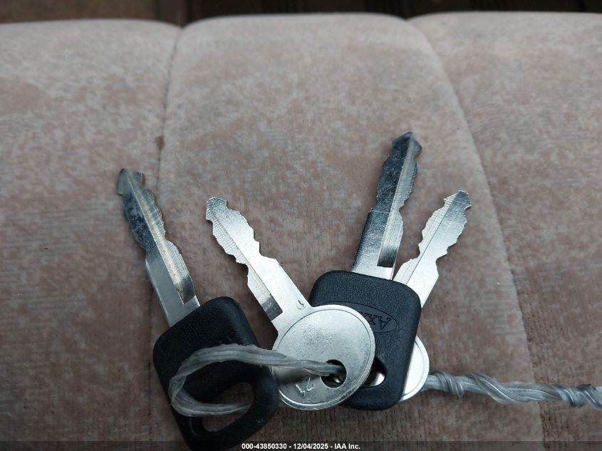 1996 Ford Thunderbird Lx VIN: 1FALP6241TH111552 Lot: 43850330