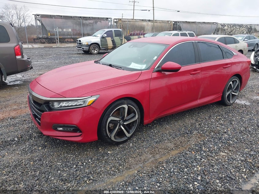 1HGCV1F35JA096811 2018 HONDA ACCORD photo no. 2