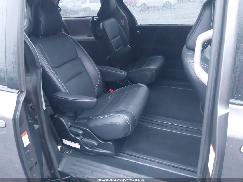 2015 Toyota Sienna Se 8 Passenger VIN: 5TDXK3DC7FS560070 Lot: 43850654