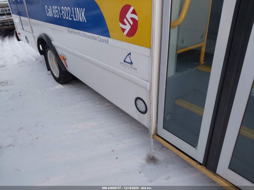 2018 Ford Transit-350 Cutaway VIN: 1FDES8PM8JKB07077 Lot: 43850737