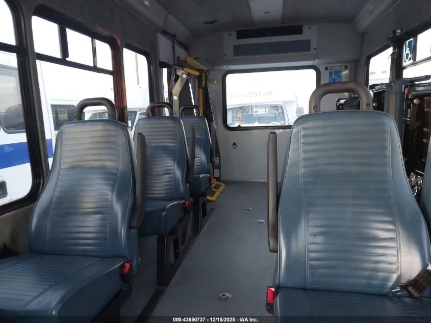 2018 Ford Transit-350 Cutaway VIN: 1FDES8PM8JKB07077 Lot: 43850737