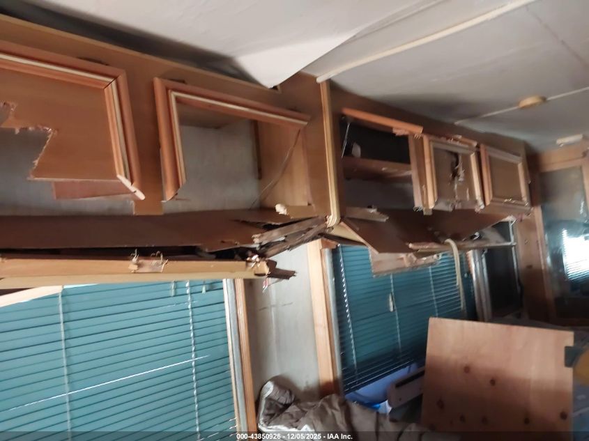 1989 Ford Econoline E350 Cutaway Van VIN: 1FDKE30G4KHC40354 Lot: 43850926