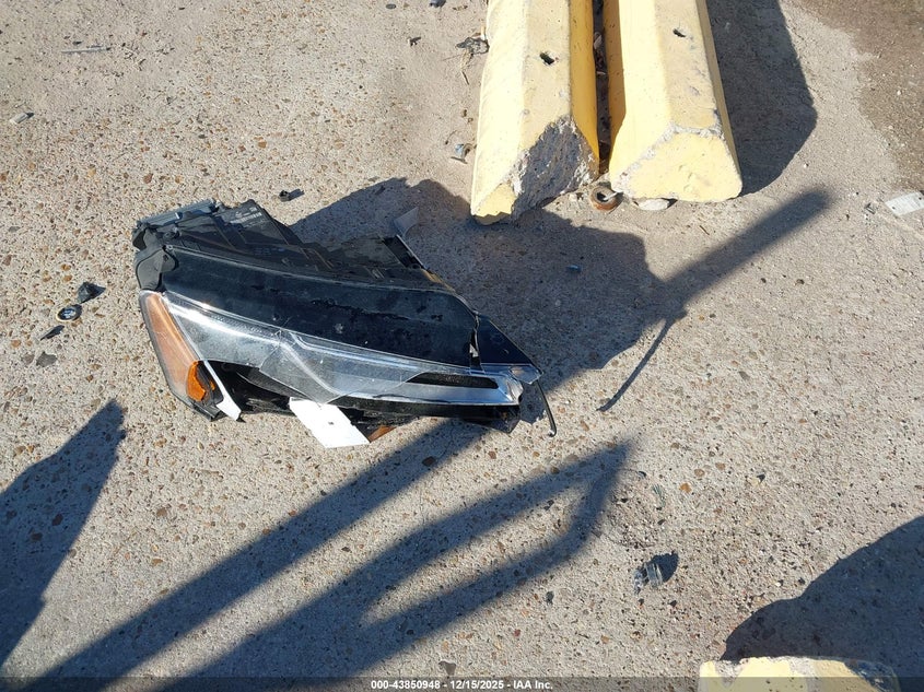 2018 Audi A8 L 4.0T Sport VIN: WAU43AFD2JN000303 Lot: 43850948