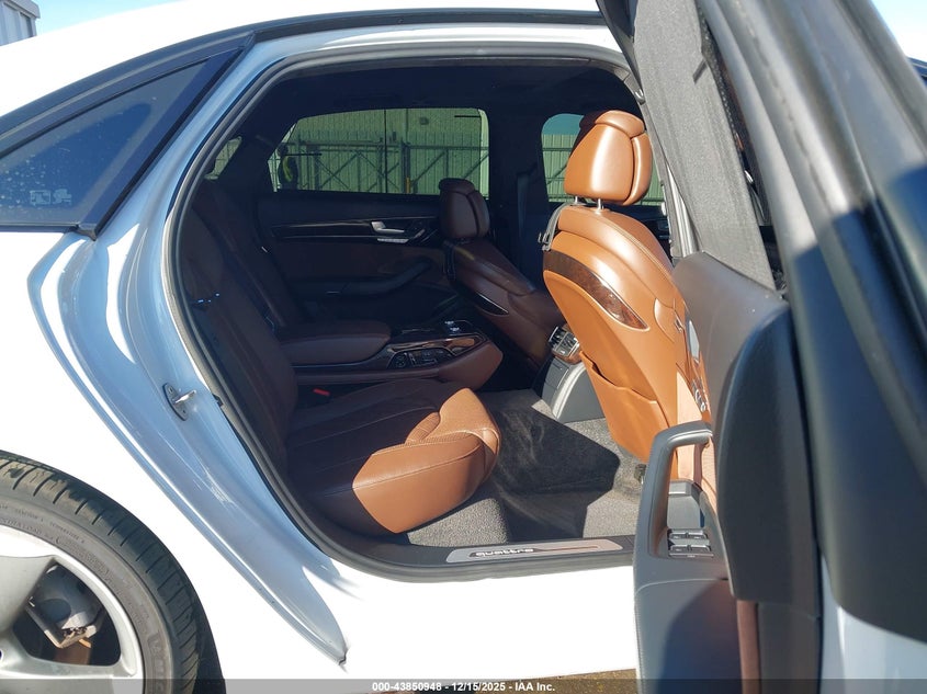 2018 Audi A8 L 4.0T Sport VIN: WAU43AFD2JN000303 Lot: 43850948