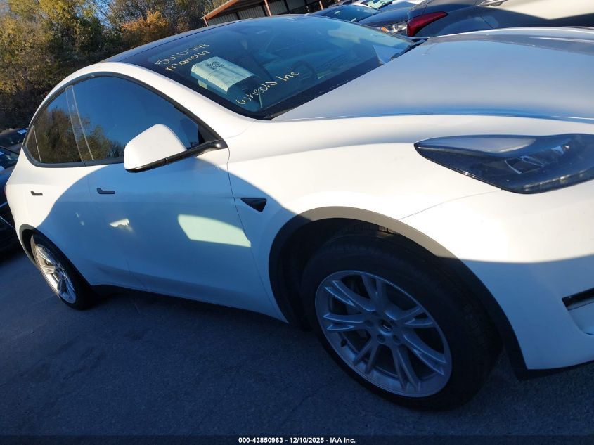 2024 Tesla Model Y Long Range Dual Motor All-Wheel Drive VIN: 7SAYGDEE0RA252906 Lot: 43850963
