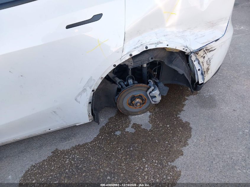 2024 Tesla Model Y Long Range Dual Motor All-Wheel Drive VIN: 7SAYGDEE0RA252906 Lot: 43850963