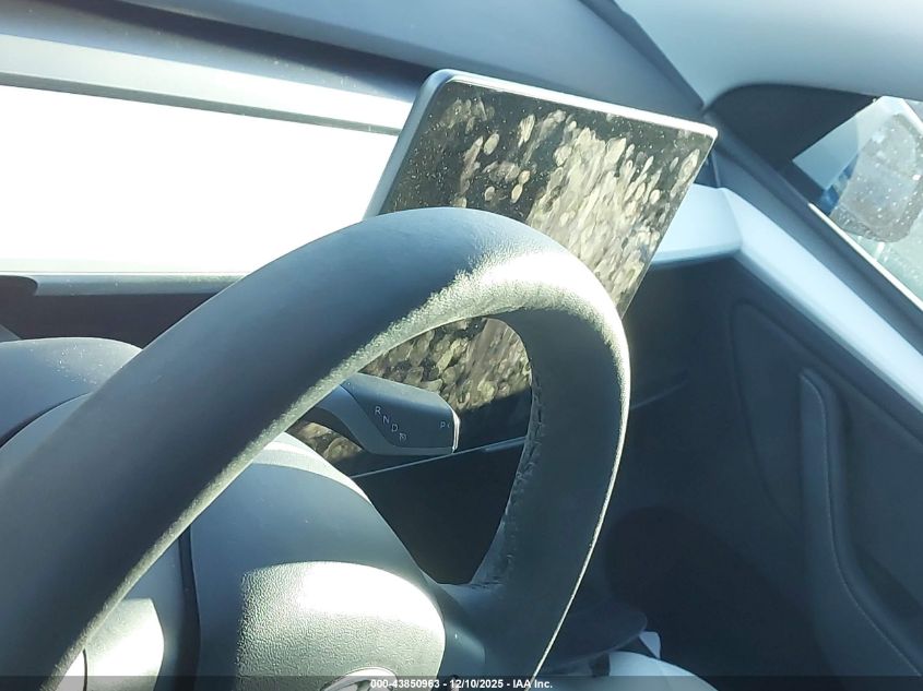 2024 Tesla Model Y Long Range Dual Motor All-Wheel Drive VIN: 7SAYGDEE0RA252906 Lot: 43850963